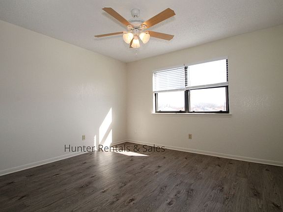 5th image of 2601C Bermuda Dr