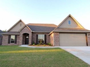 8415 Overlook Trl, Claremore, OK 74019