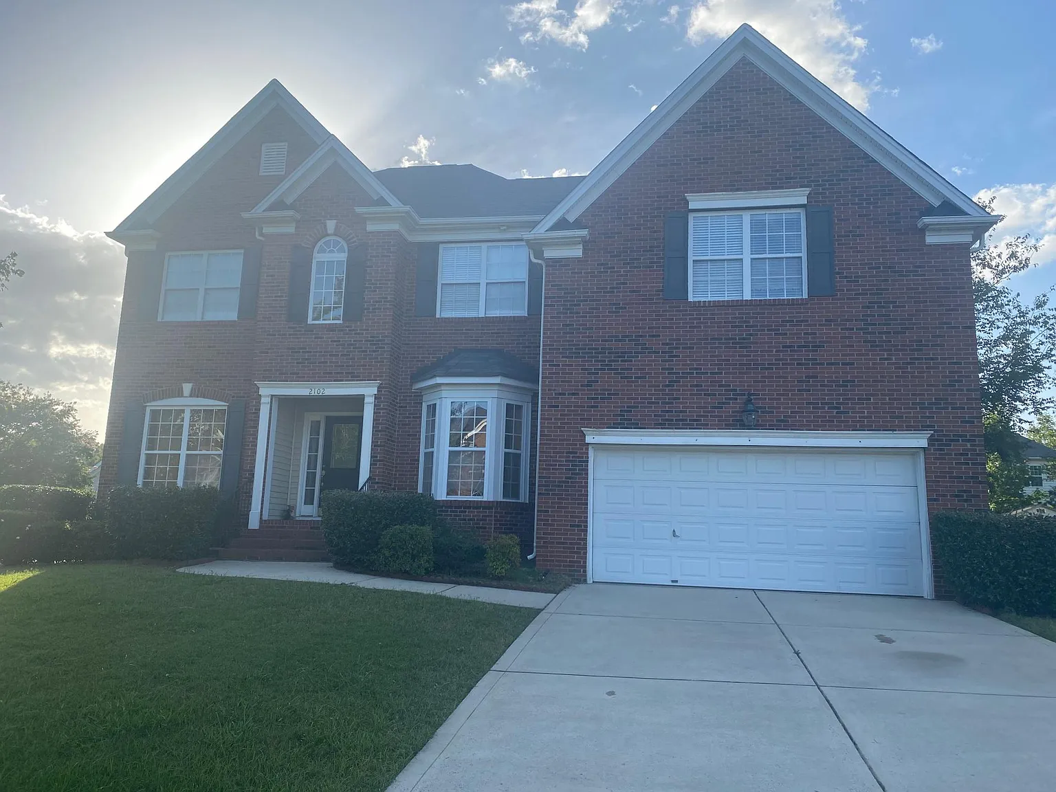 5 bed, 2840 sqft, $2,850 — Photo 1
