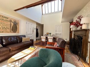 332 W 22nd St #3, New York, NY 10011