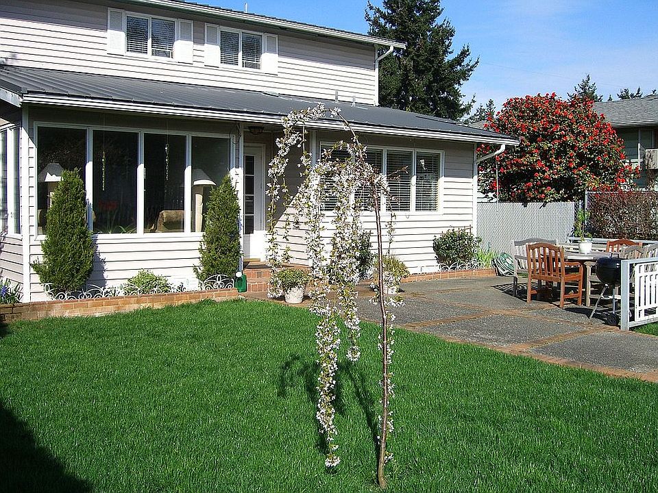 Front of House View Spring