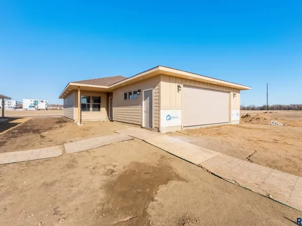 2400 E Tinley St, Brandon, SD 57005