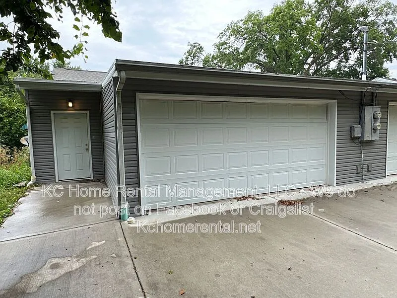 3 bed, 2.0 bath, $1,295 — Photo 4
