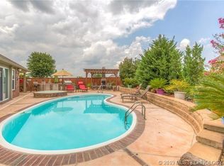 9301 N 98th Ct E, Owasso, OK 74055