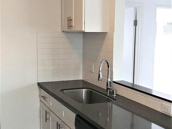 4th image of 441 N Virgil Ave APT 11