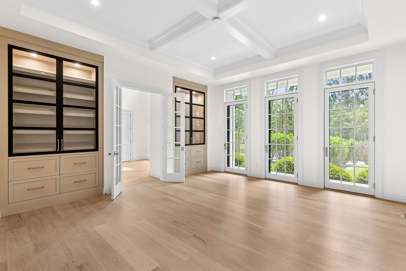 Dining Room with Custom Built-Ins