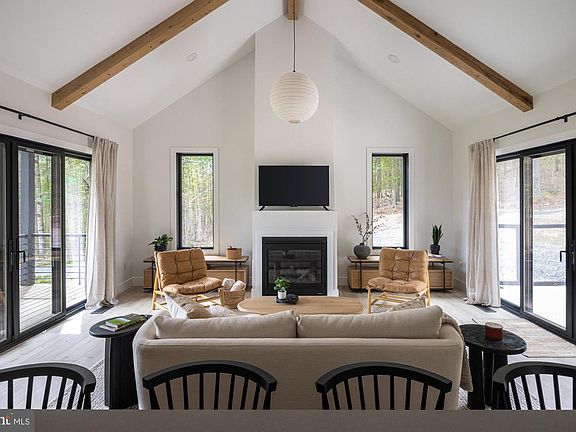 2nd image of 1022 Valley Burg Rd