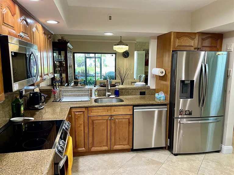 6075 Glendale Dr — Photo 20