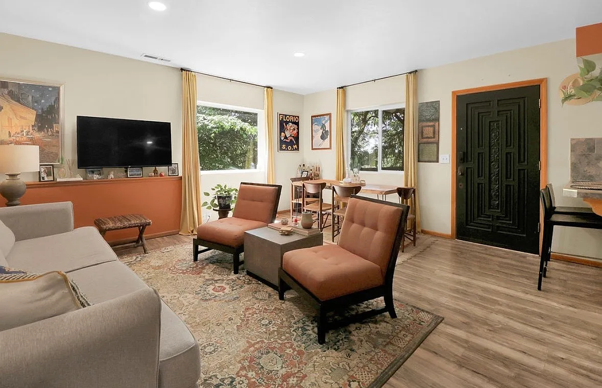1 bed, 800 sqft, $1,700 — Photo 2