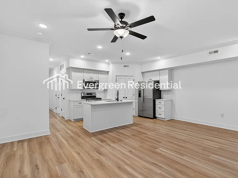 8229 N Berkley Ave — Photo 5