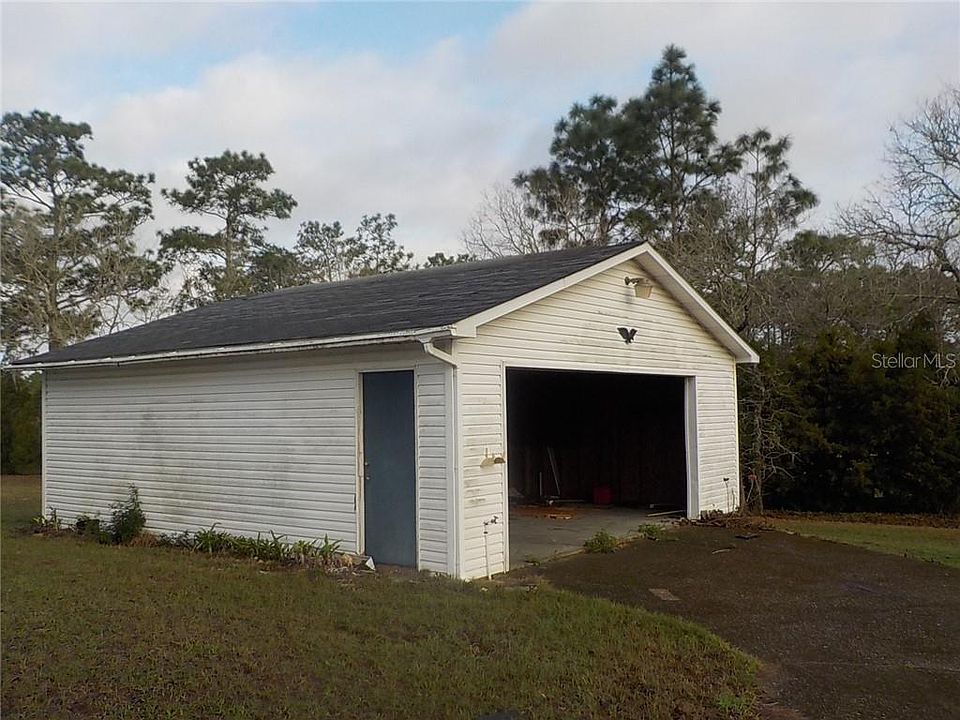 2nd image of 2850 SE 148th Ter