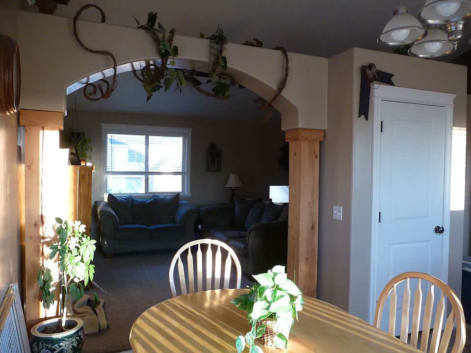 2nd image of 1383 N Chilly Peak Cir