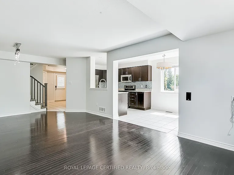 37 Wilkie Cres — Photo 10