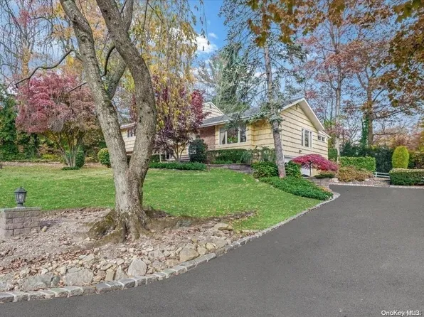 50 Oak Drive, East Hills, NY 11576
