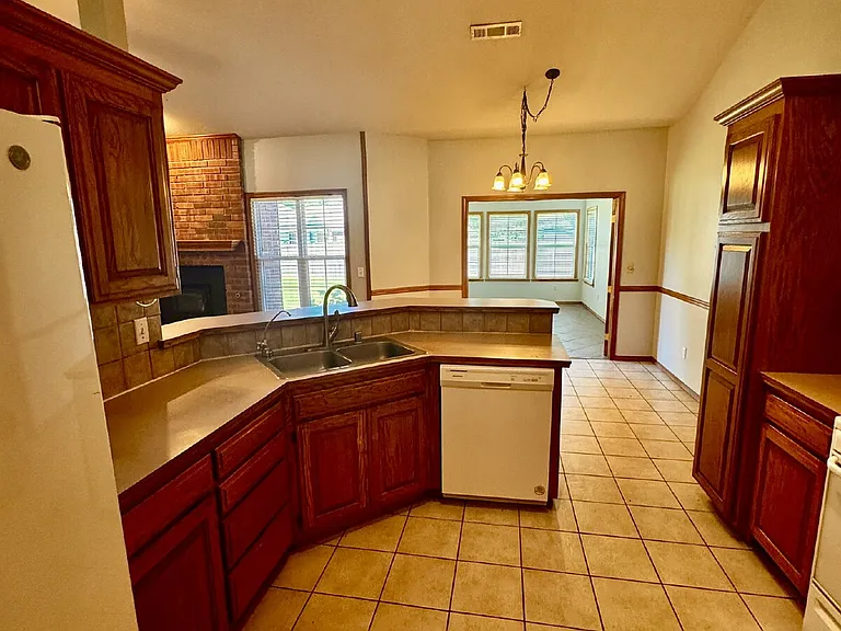 3802 Maple Rd — Photo 12