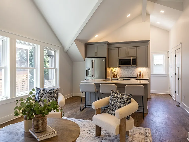 1102 Caldwell Ave — Photo 48