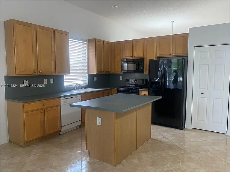1315 NW 143rd Ave — Photo 7