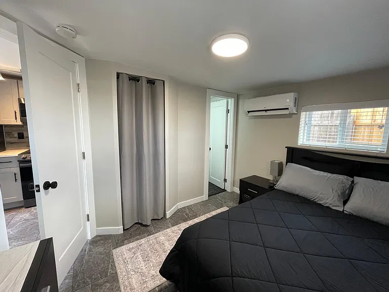 1066 Irving St — Photo 9