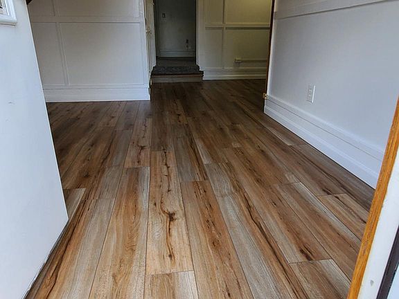 Nostalgic Vintage Kitchen. Flooring replaced with Luxury Vinyl Plank in May 2024.