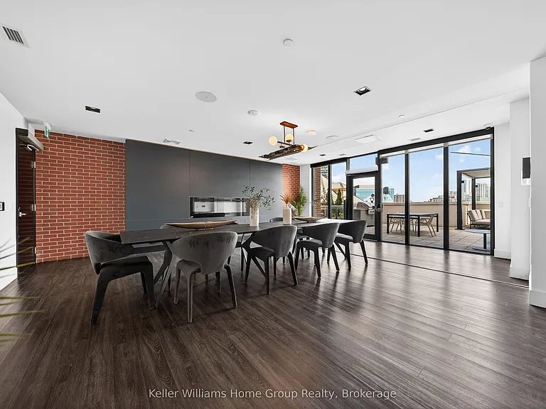 15 Wellington St S #2402 — Photo 23