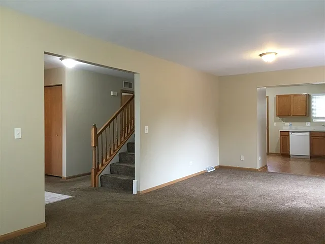 481 Pheasant Chase Dr — Photo 6