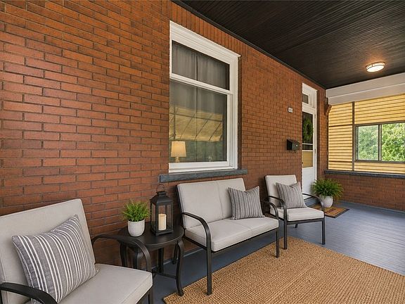 3rd image of 821 21st St