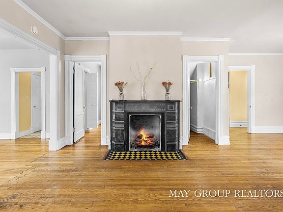 5th image of 321 Henry Ave SE