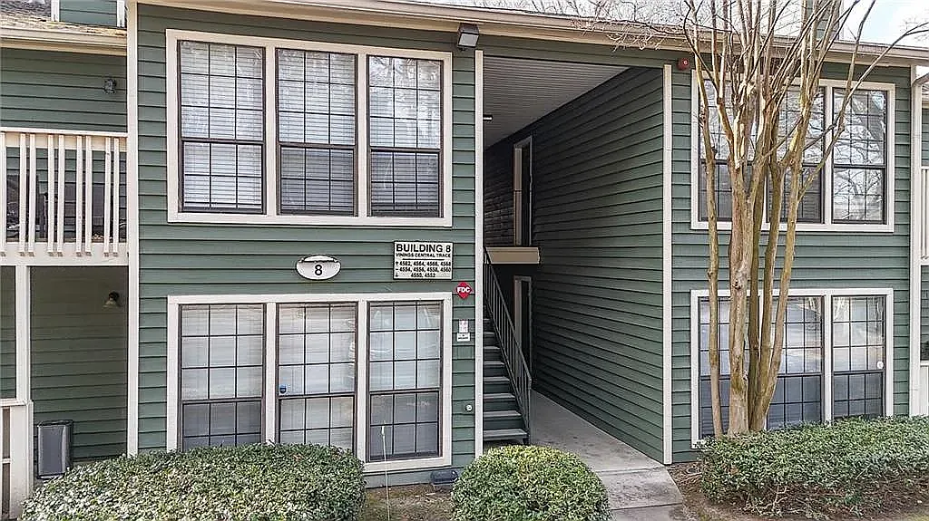 1 bed, 852 sqft, $1,780 — Photo 2