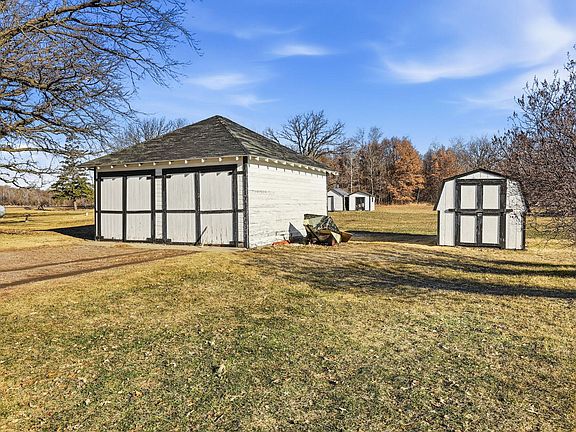 5th image of 6132 Mayhew Lake Rd NE