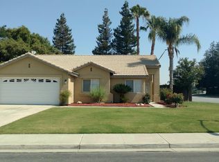 8300 Mossrock Dr, Bakersfield, CA 93312