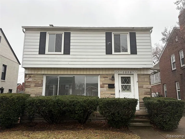 1079 Emmons Blvd — Photo 6