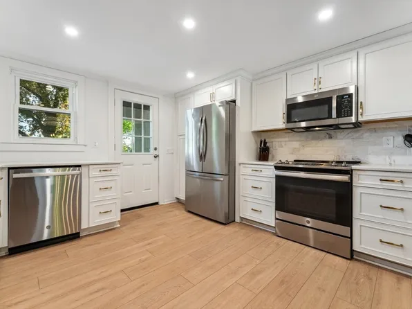 17 Atwood Ave, Millbury, MA 01527