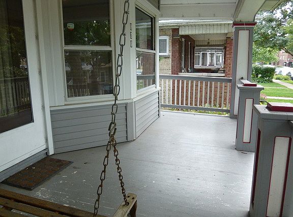 2nd image of 826 S Cuyler Ave