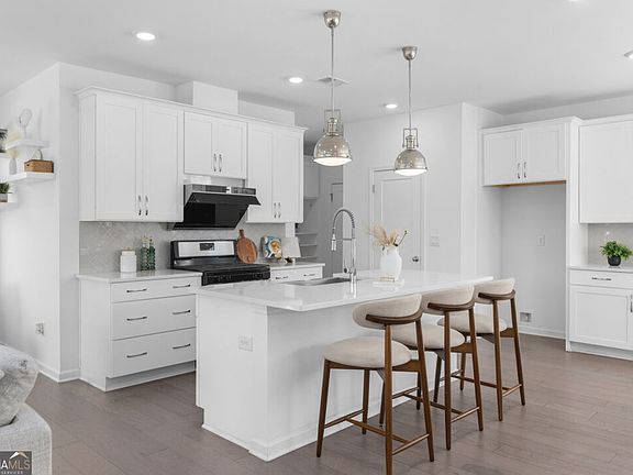 5th image of 4501 Encore Blvd