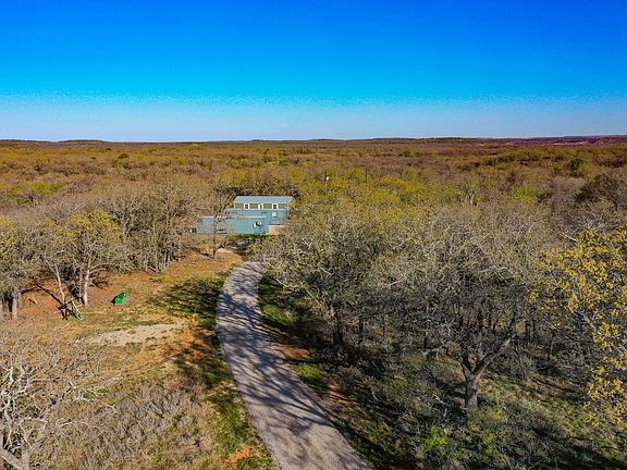 3rd image of 1116 Lowrance Rd