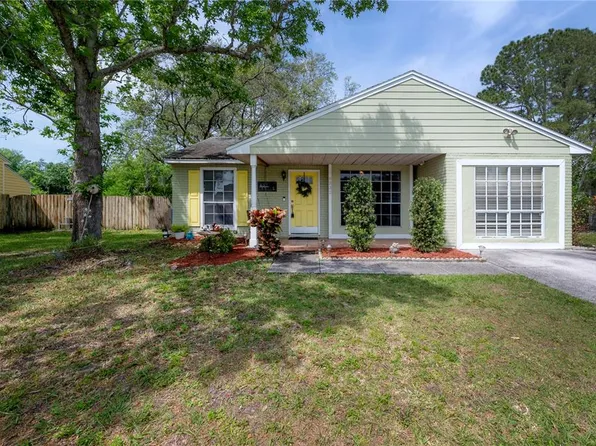 8232 Riverboat Dr, Tampa, FL 33637