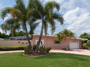 10212 2nd St E, Treasure Island, FL 33706