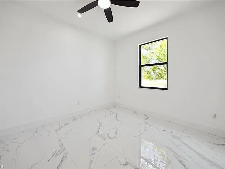 4309 NW 38th Ave — Photo 12