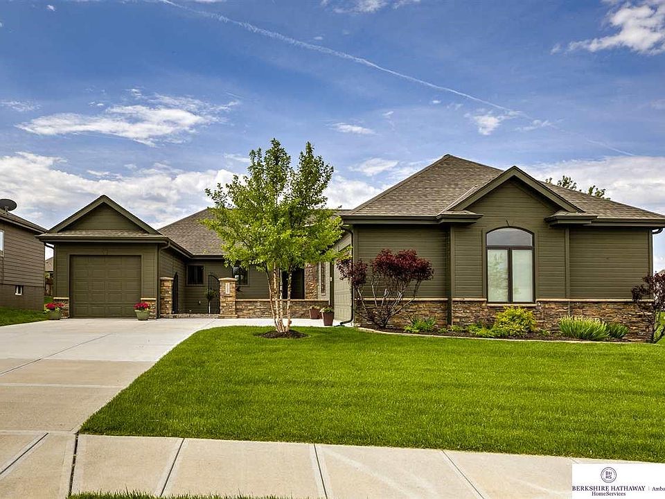 1st image of 17209 Colony Dr