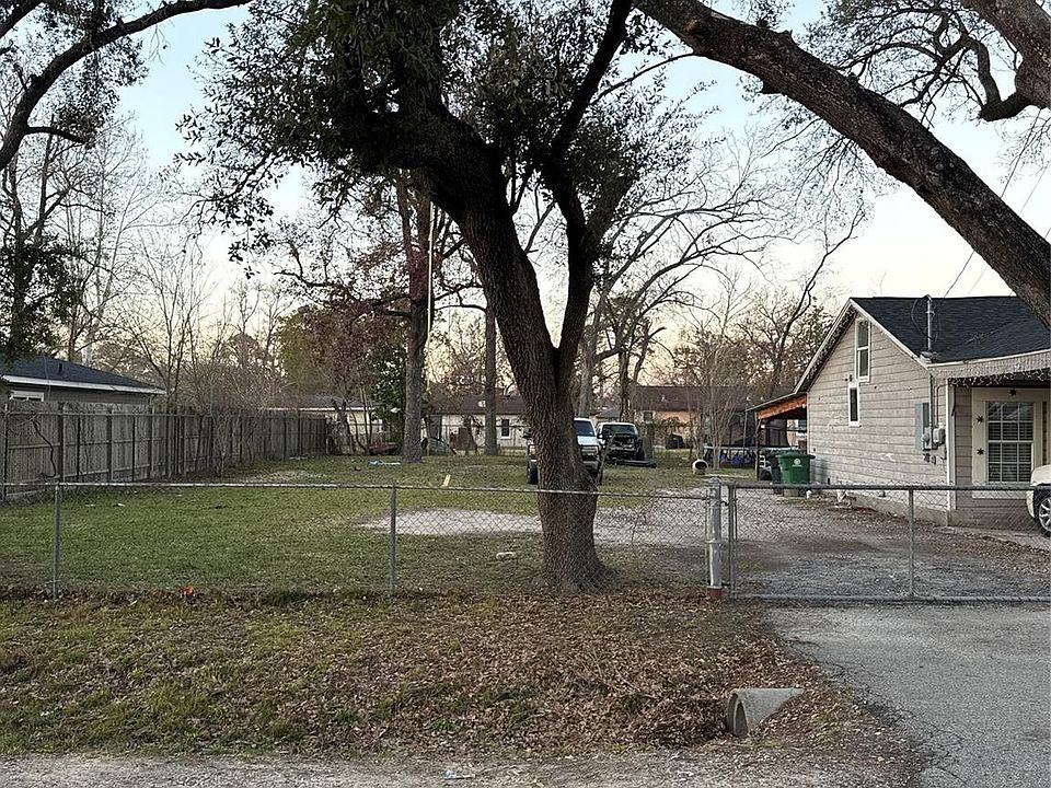 2nd image of 8153 Laura Koppe Rd