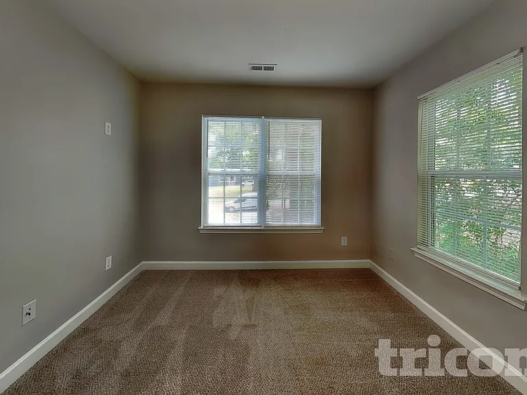 2217 Sunset Blvd — Photo 11