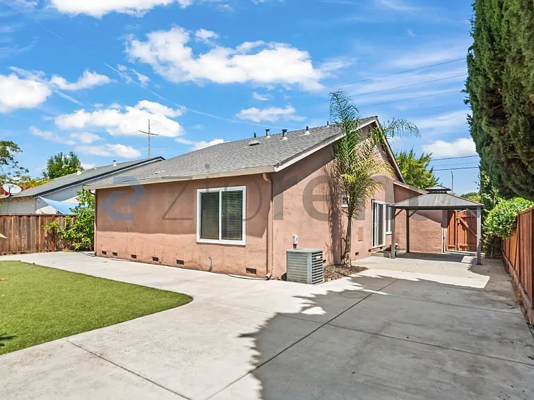 1427 Flickinger Ave — Photo 24