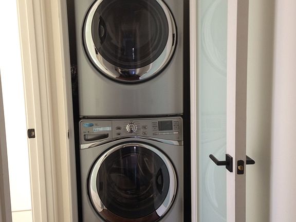 Washer/dryer in unit
