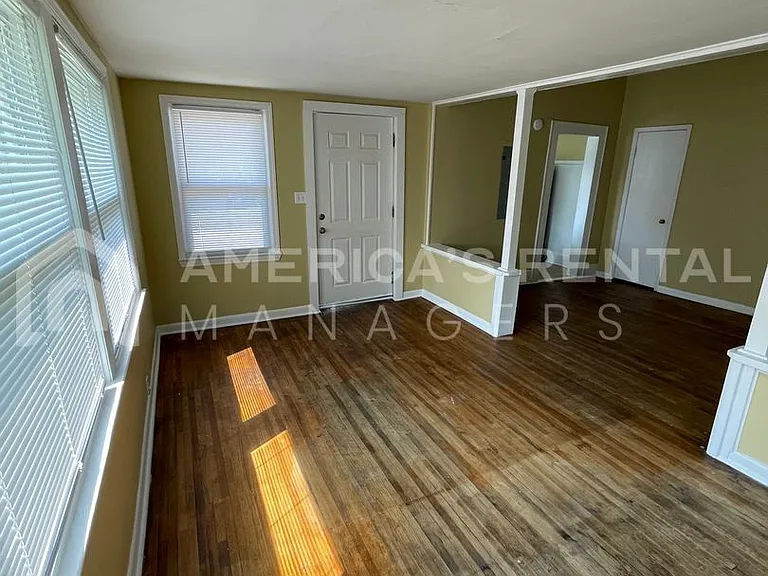 1701 Berkley Avenue — Photo 5