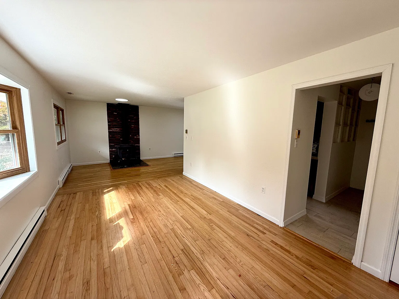 3 bed, 1262 sqft, $3,300 — Photo 3