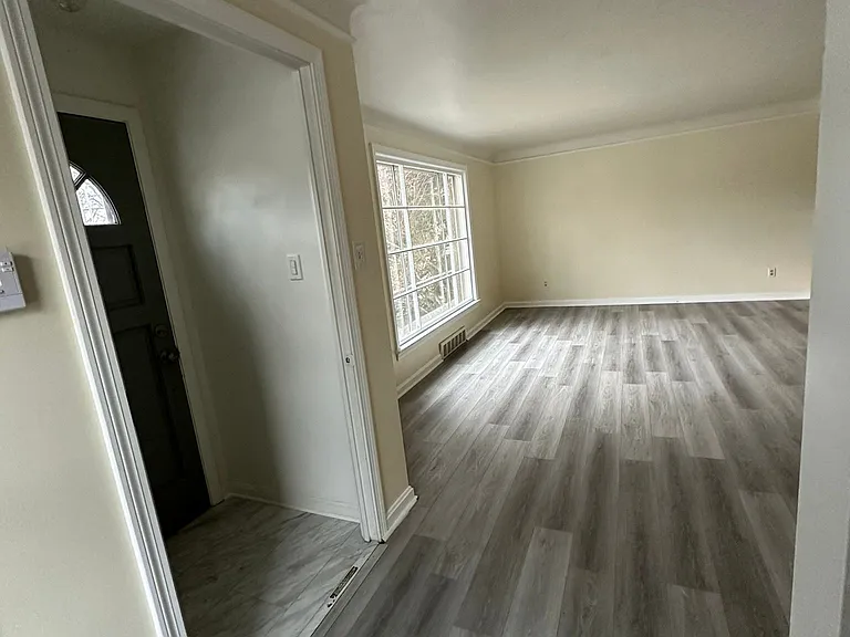4955 Westbourne Rd — Photo 2