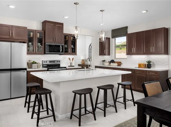 30637 Albifora Way, Winchester, CA 92596