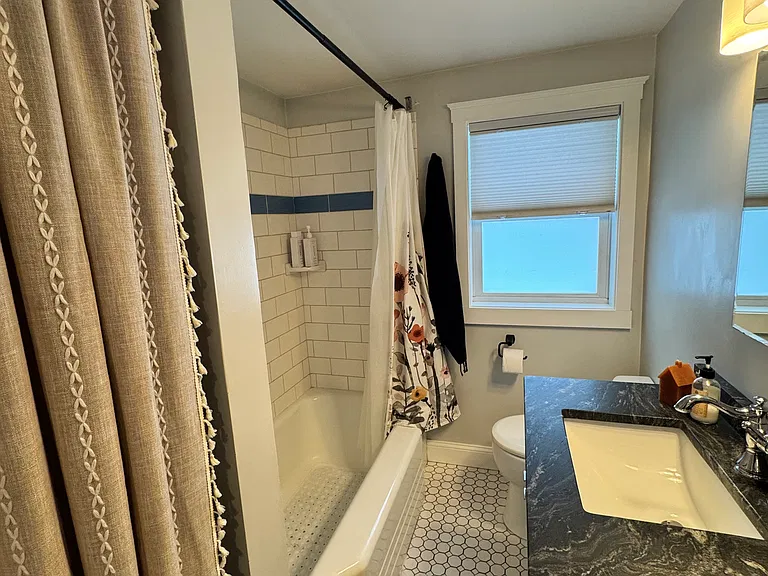 89 Portsmouth Ave — Photo 10