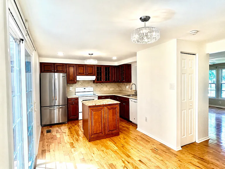 13 Dallington Ct — Photo 10