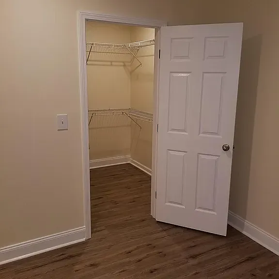 765 Fairfield Dr — Photo 9